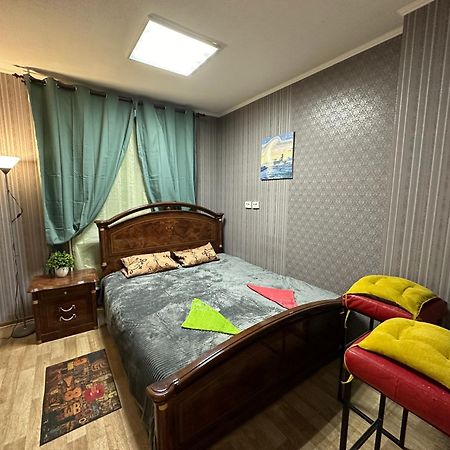 Ararat-Poznyaki Hostel Kiev Luaran gambar